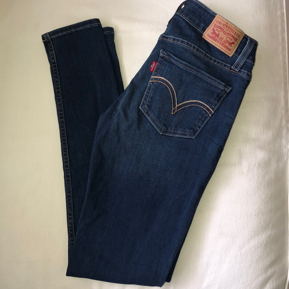Woman’s Levi jeans